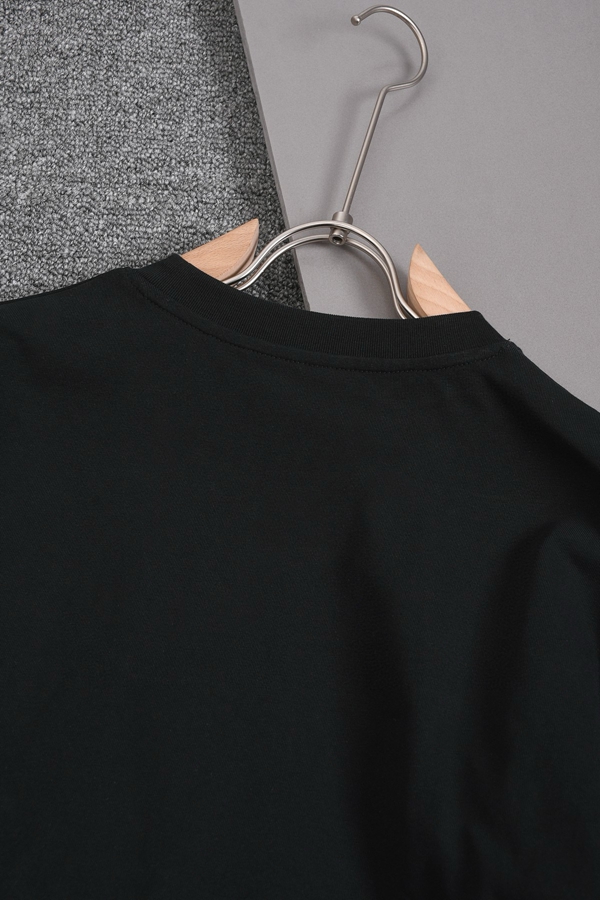 ブランドTシャツ全体デザイン